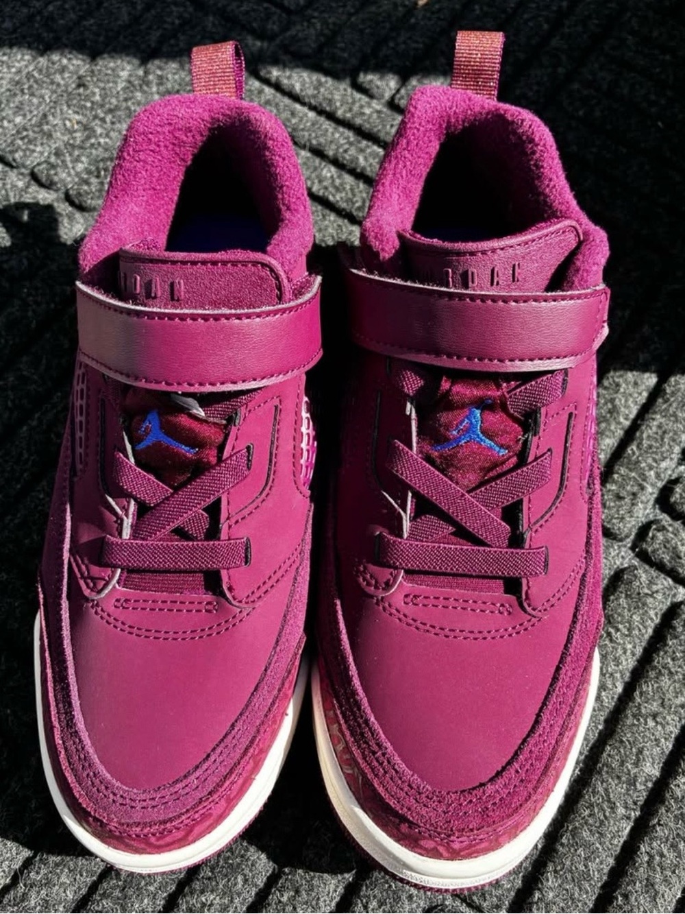 Jordan Kids Velcro Sneakers in Magenta